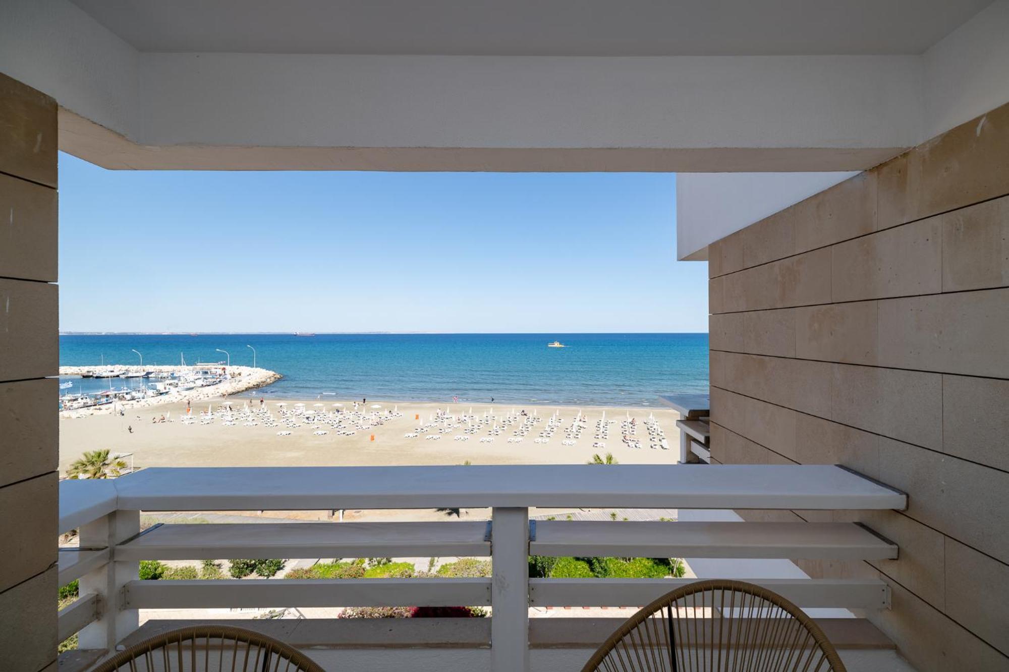 Lazuli Beachfront Sea View Ap144 Larnaca Extérieur photo